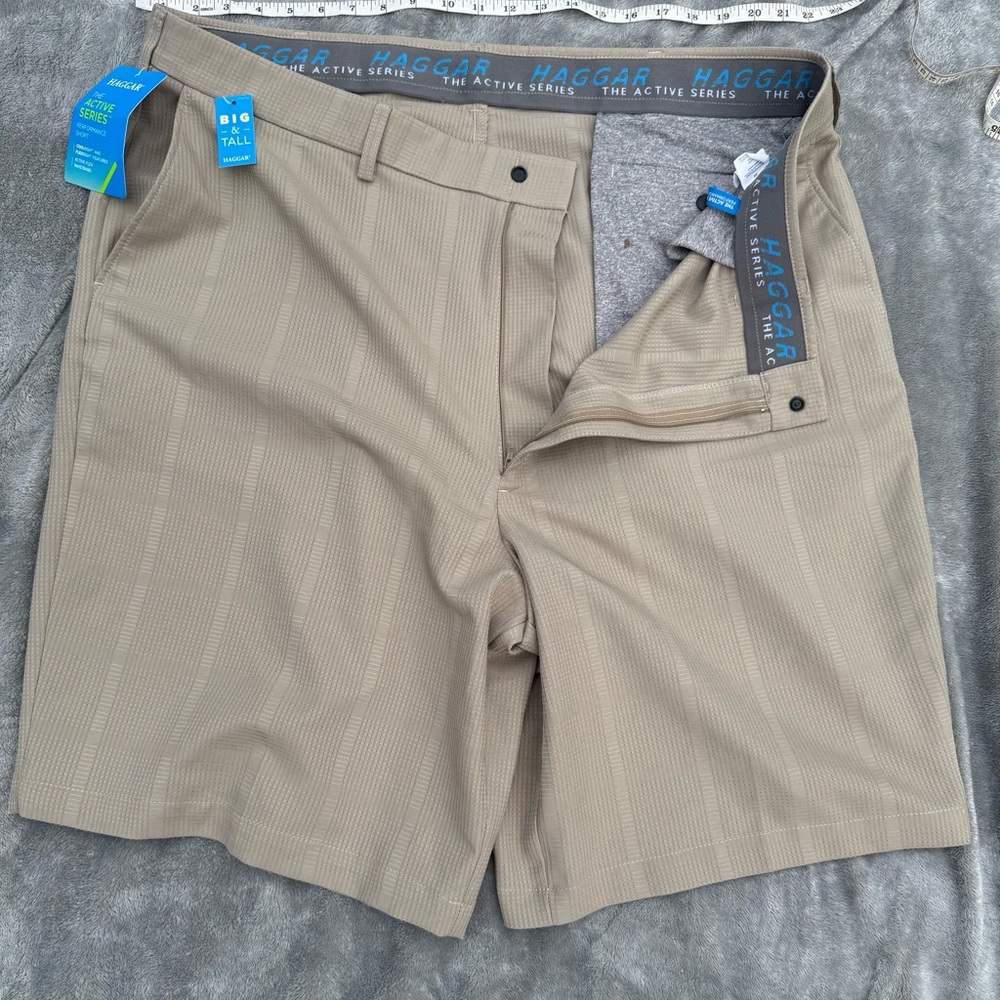 Haggar Men's Big & Tall size 44 active series Tan Flat Front snap and zip